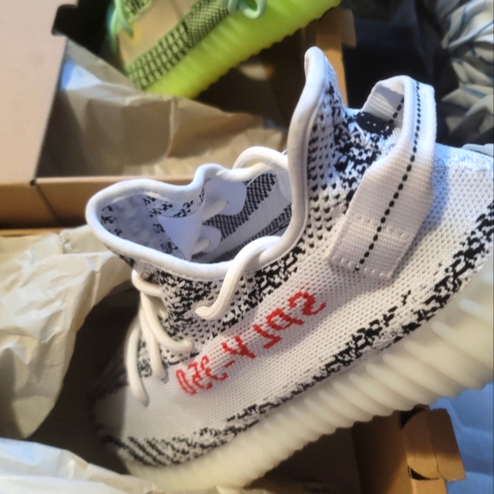 Mens 9.5 Adidas yeezys